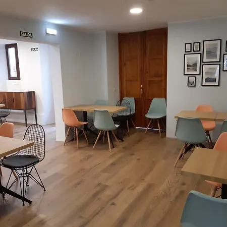 Puerto De 利亚内斯