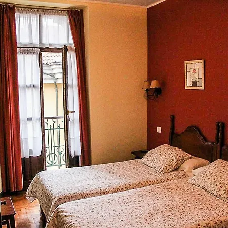 Hotell Puerto De Llanes